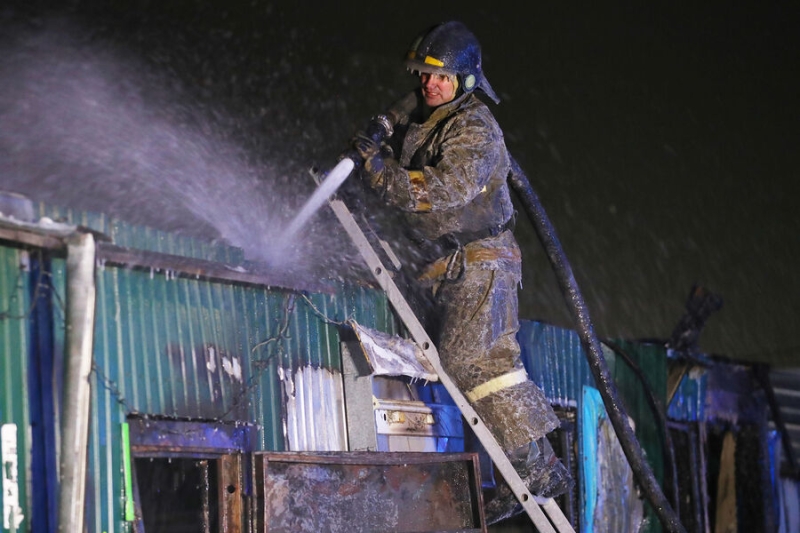 &laquo;Кто успел, тот выбежал. Остальные сгорели&raquo;. Что известно о&nbsp;пожаре в&nbsp;кемеровском приюте 