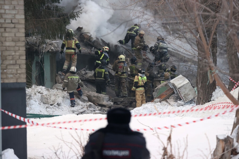 В жилом доме в Новосибирске произошел взрыв. Жители неоднократно жаловались на утечку газа