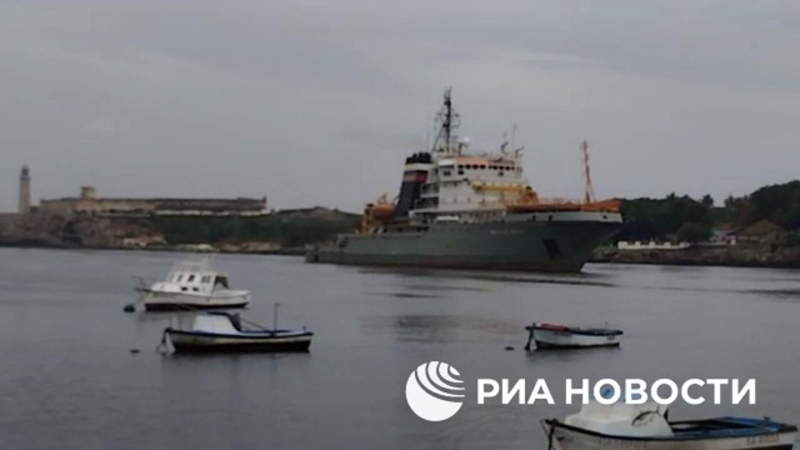 Визит российских кораблей в Гавану превратился в народное зрелище